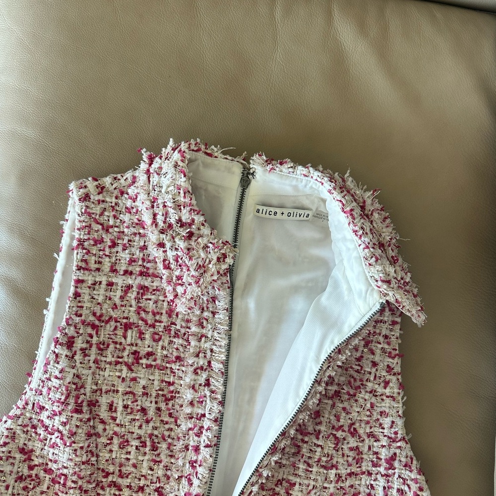 Alice + Olivia Pink and White Sleeveless Sheath Dress - Picture 4 of 10